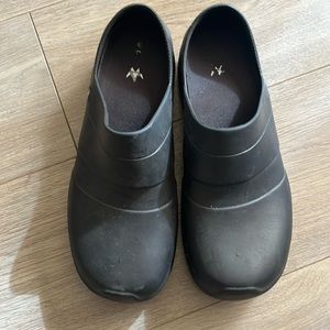 Anywhere Unisex slip on shoes.